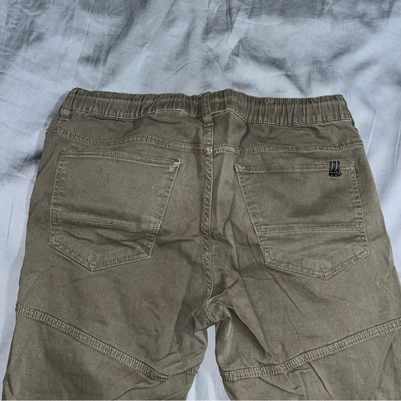 Buffalo cargos - Picture 4 of 4